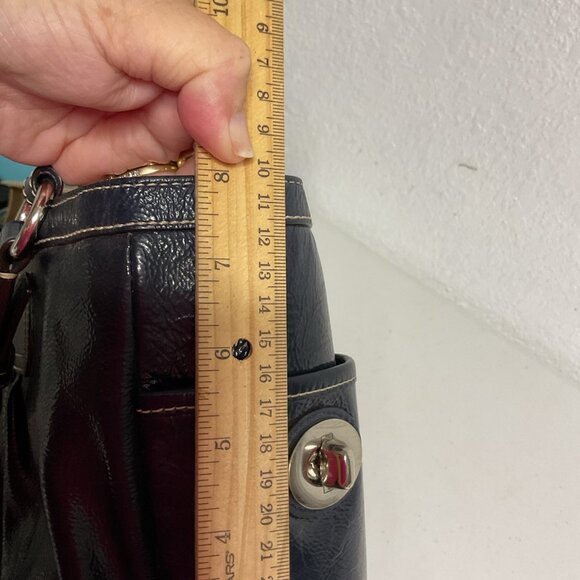 Coach pleated Gallery Tote black patent leather Shoulder Bag W/green Lining - Picture 15 of 15